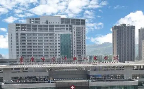 重慶市合川區(qū)人民醫(yī)院口腔科牙齒矯正怎么樣？手術(shù)價(jià)格多少？案例一覽