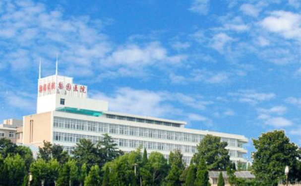 華中科技大學同濟醫學院梨園醫院口腔科種植牙怎么樣？案例展示+技術介紹