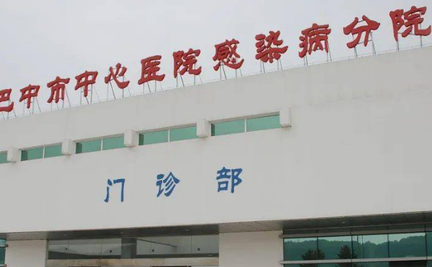 巴中市中心醫院口腔科牙齒矯正一年案例曝光&技術等級介紹