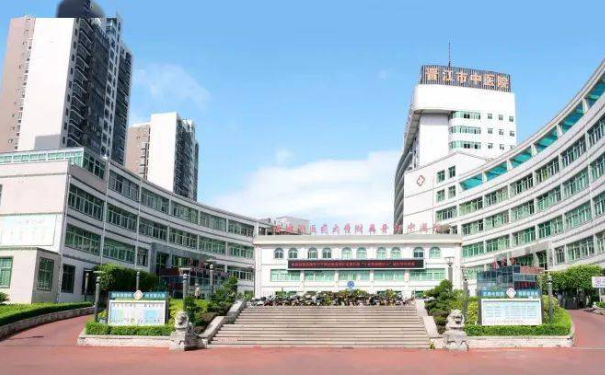 晉江市中醫院口腔科拔牙技術好不好?醫生案例+價格
